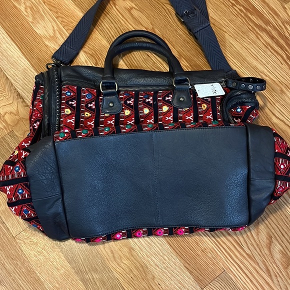 Free People Bijoux Mirrored Weekender Bag NWT - Picture 5 of 16
